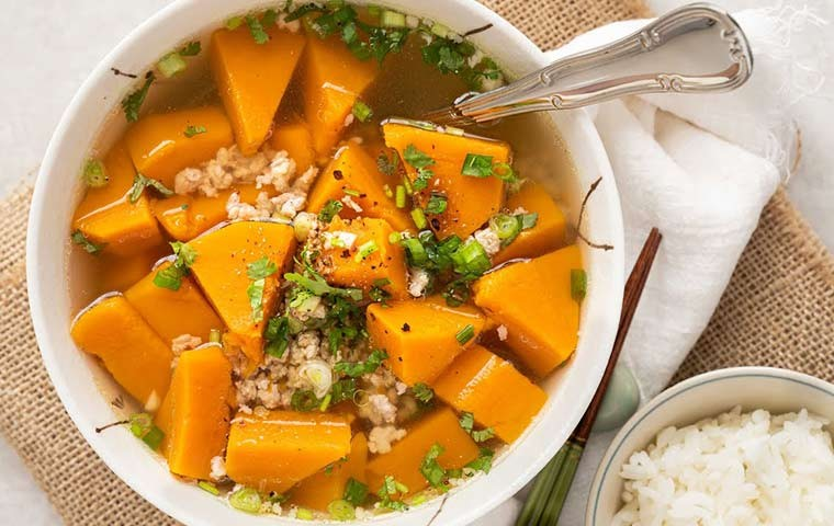 Canh bí đỏ thịt bằm